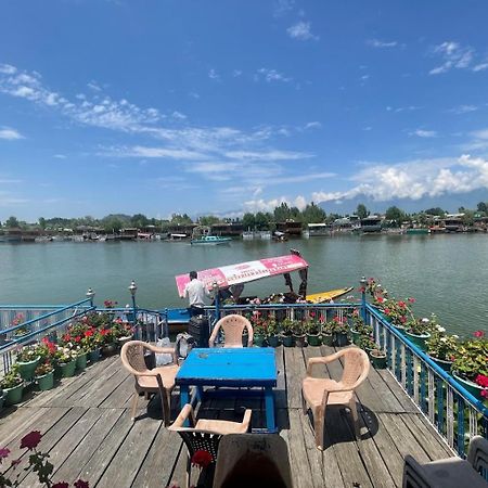 Mossess Group Of Houseboats Hotel ศรีนาการ์ ภายนอก รูปภาพ