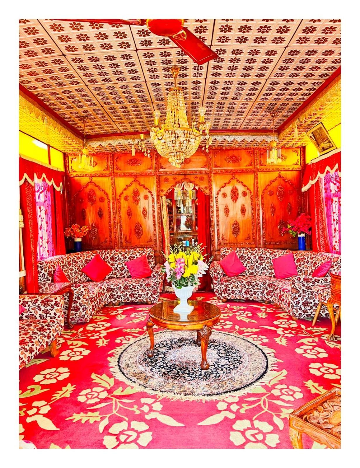 Mossess Group Of Houseboats Hotel ศรีนาการ์ ภายนอก รูปภาพ
