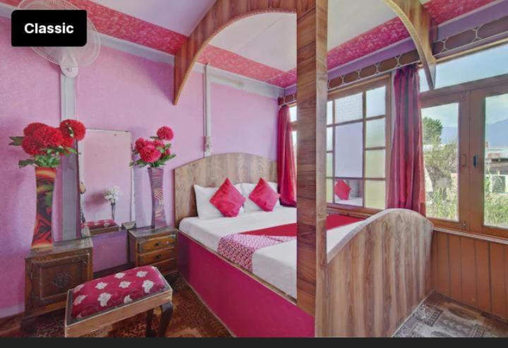Mossess Group Of Houseboats Hotel ศรีนาการ์ ภายนอก รูปภาพ