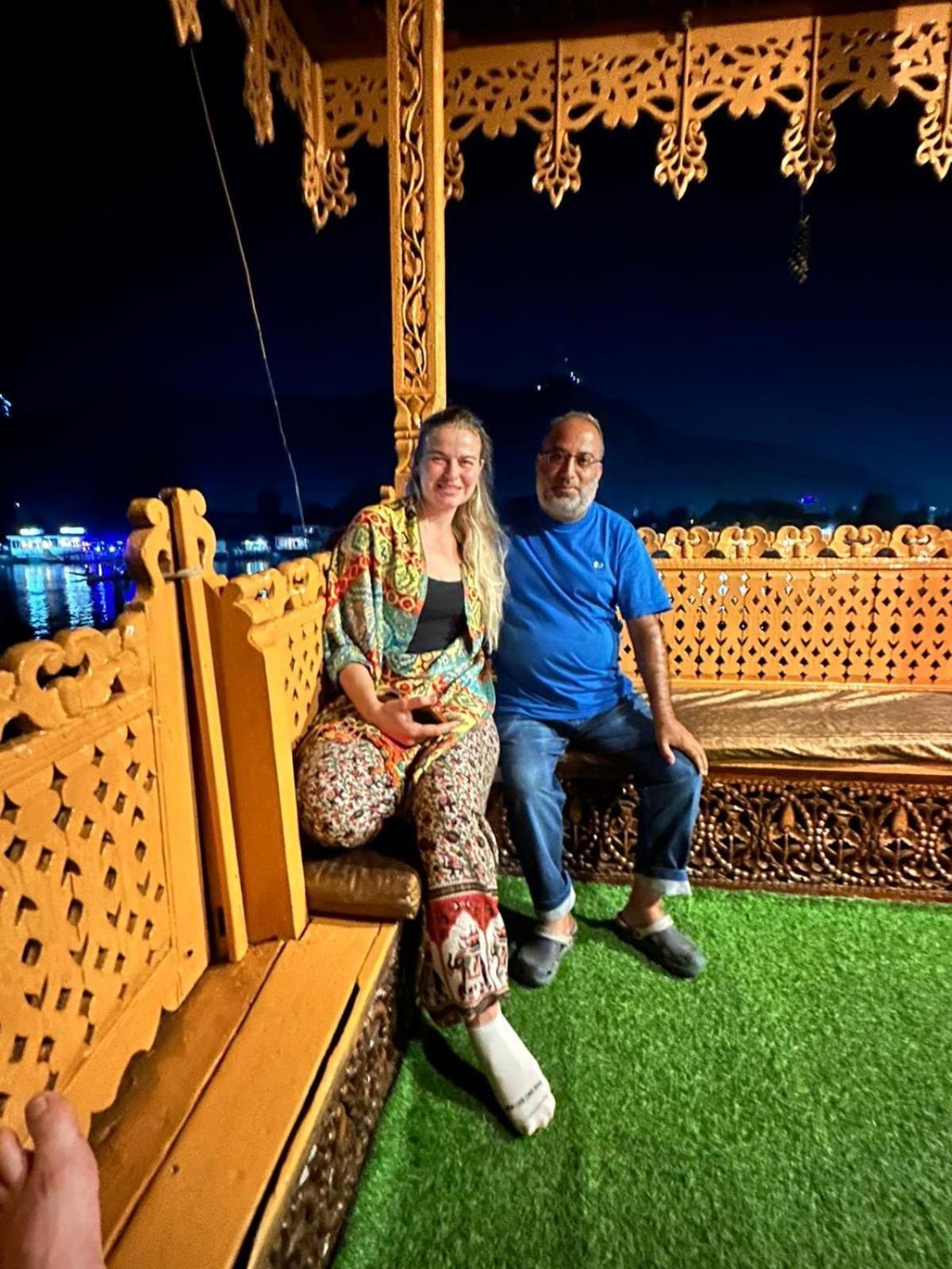 Mossess Group Of Houseboats Hotel ศรีนาการ์ ภายนอก รูปภาพ